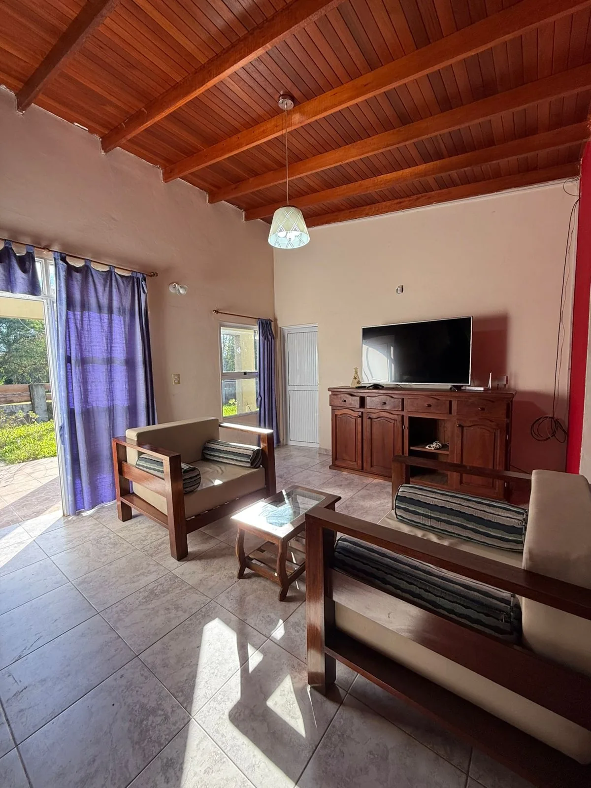 El living, con salida a la galería