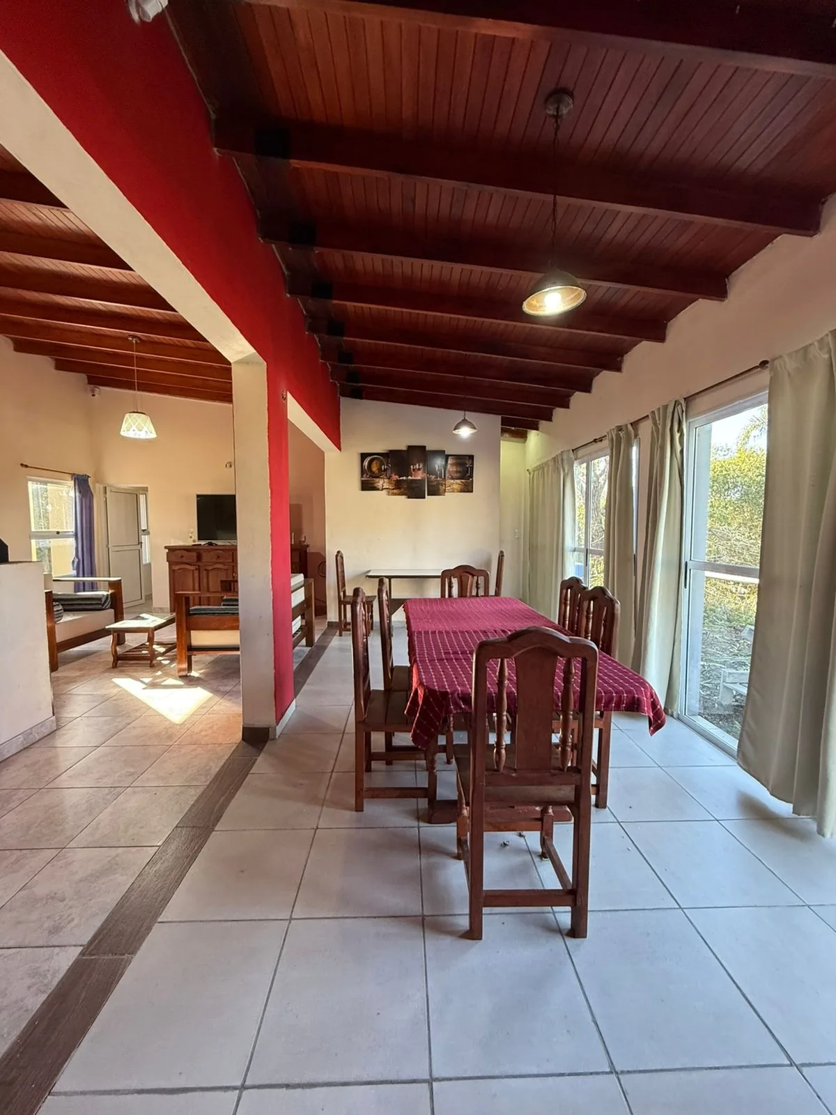El comedor, integrado al living