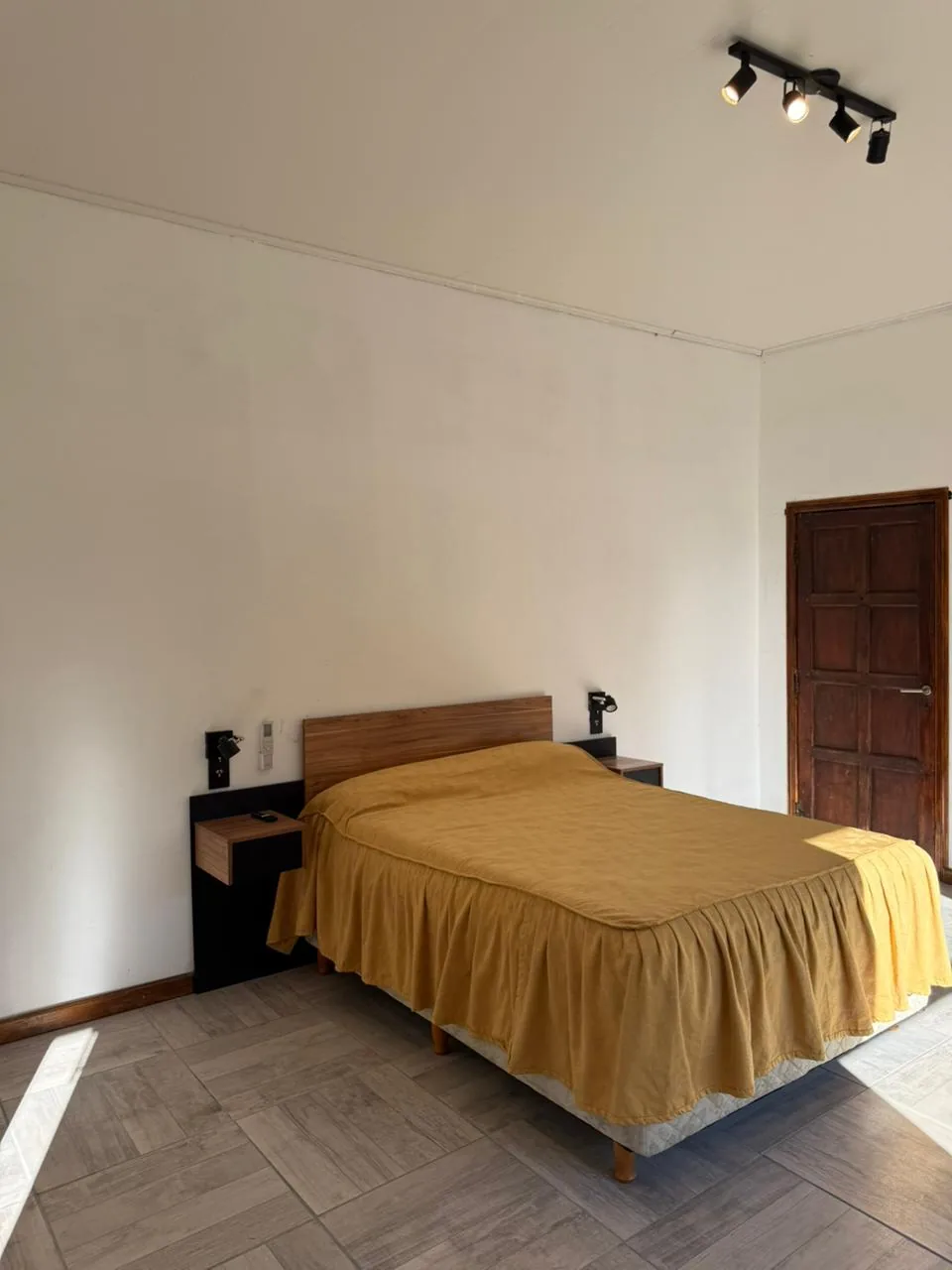 El dormitorio, con buena luz natural
